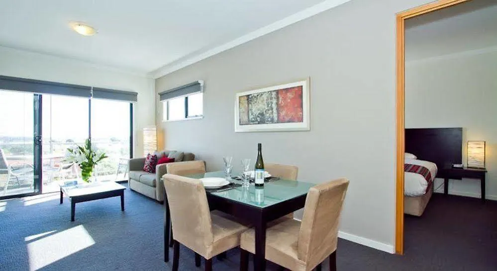 Quest On Rheola Aparthotel Perth 4*,